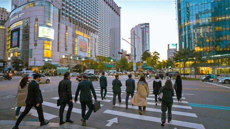 Seoul Evening Walking Euljiro Street | City Ambience | Korea Tour Guide 4K HDR